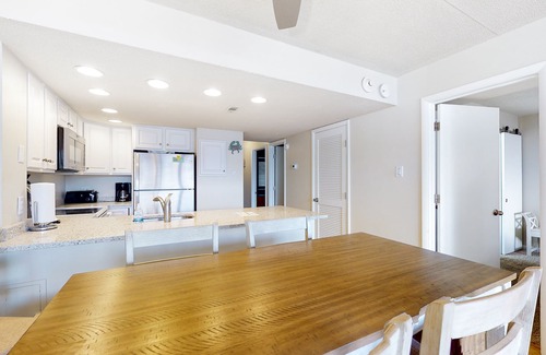 North Ocean City Condo | Beachfront corner condo with balcony, views, pools, game room, gym & sauna