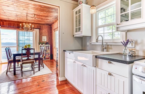 Point Roberts House | Beachfront cottage with expansive deck, grill, elegant interior, games, & W/D