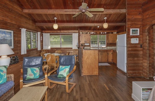 Haleiwa Cottage | Beachfront Cottage at Log Cabins