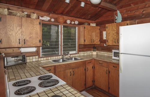 Haleiwa Cottage | Beachfront Cottage at Log Cabins