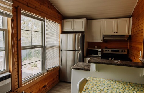 Wasaga Beach Cottage | BEACHFRONT COTTAGE IN WASAGA BEACH - SANDPIPER BEACH RESORT - COTTAGE # 3