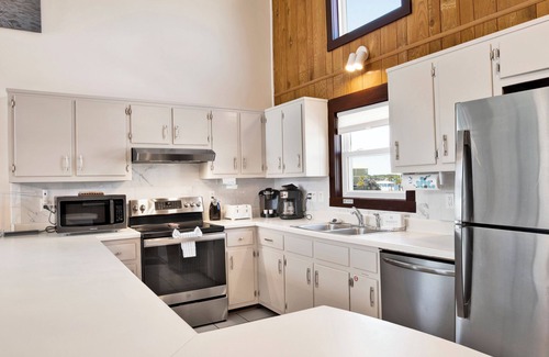 Ono Island House | *Beachfront Cottage*Pet-Friendly*Sleeps 10*