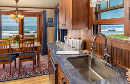 Lincoln City House | Beachfront cottage cozy & warm while watching wild surf action