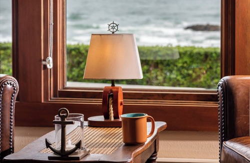 Lincoln City House | Beachfront cottage cozy & warm while watching wild surf action
