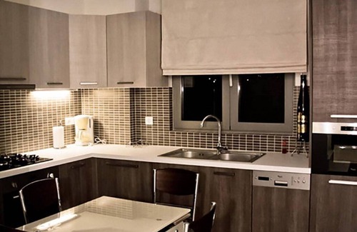 Kato Gouves Villa | Beachfront Crete Villa | Villa Peri | 4 Bedroom | 30 Metres To The Beach | Pool.