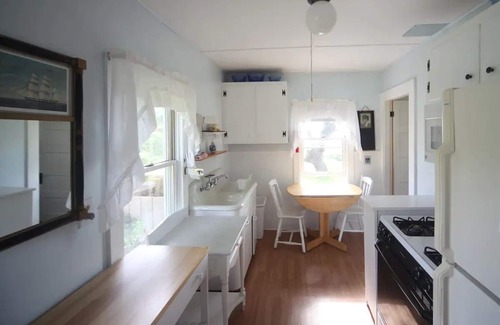 Brewster Cottage | Beachfront cute cottage on Private Beach. Best View on the Cape. on high bluff