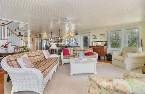 Hyannis House | Beachfront Days, Hyannis Nights! RPAM023