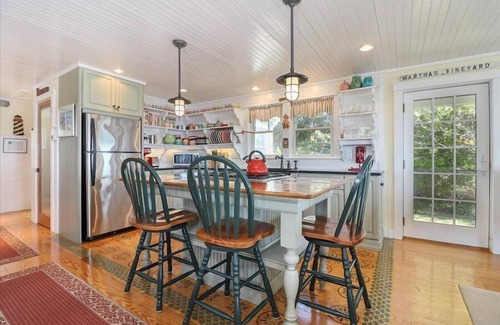 Hyannis House | Beachfront Days, Hyannis Nights! RPAM023