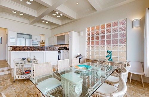 Mussel Shoals House | Beachfront dream home with balcony, patio & direct beach access