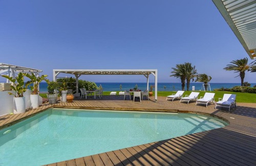 Pernera Villa | Beachfront Dream Villa