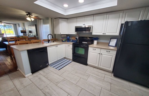 Indian Rocks Beach Condo | Beachfront escape with postcard sunsets