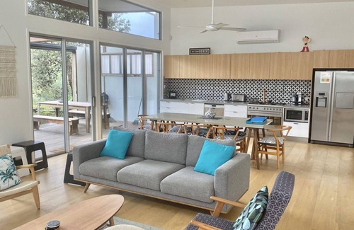 Casuarina House | Beachfront Eclipse with Pool