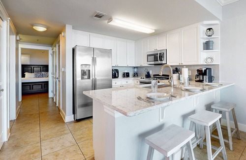 Fort Walton Beach Condo | Beachfront Escape with Sixth-Floor Views, Free WiFi, Shared Pools, & Gym