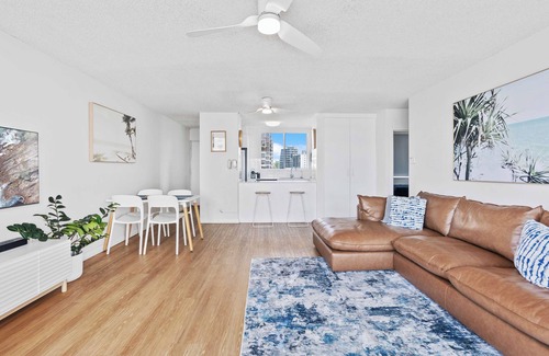 Burleigh Heads Apartment | Beachfront Escape in Burleigh Heads