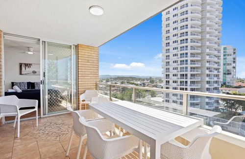 Burleigh Heads Apartment | Beachfront Escape in Burleigh Heads