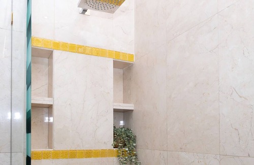 Jumeira 3 House | Beachfront Escape: Sunset & Kite Views