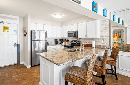 Destin Condo | Beachfront,EV Charger,Pickle Ball,3 pools,Tiki Bar,New Fitness Center