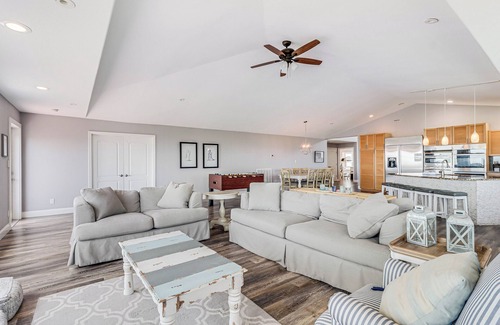 Port Aransas House | Beachfront & FABULOUS! Refreshing Private Pool!