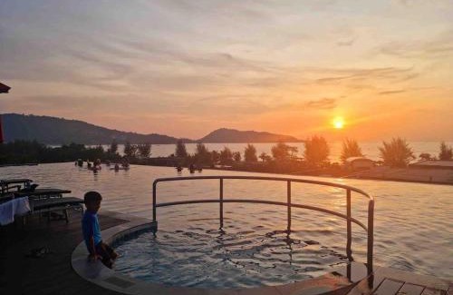 Patong Apartment | Beachfront Family Pool 1 BR 1 Living Patong Phuket