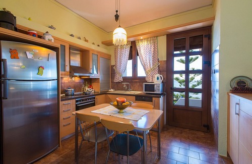 Filaki Villa | Beachfront Family Villa with Private pool, Playground, BBQ & Amazing Sea Views!