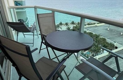 Hollywood South Central Beach Apartment | Beachfront Getaway | Direct Ocean Views + Balcony
