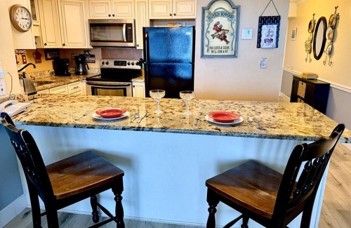 Gulf Shores Condo | Beachfront Getaway. Relax On A Budget! 2 Bed Condo In The Heart Of Gulf Shores