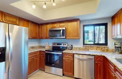 Tropic House | Beachfront Getaway Licensed Beachfront Townhome- PRIVATE POOL