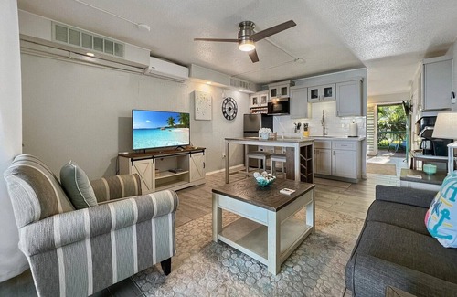 Estate Golden Rock Condo | BEACHFRONT, GROUND FLOOR, 1 BEDROOM, NEWLY REMODELED