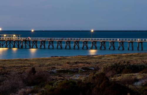 Largs Bay Apartment | Beachfront Guesthouse Adelaide - stunning views
