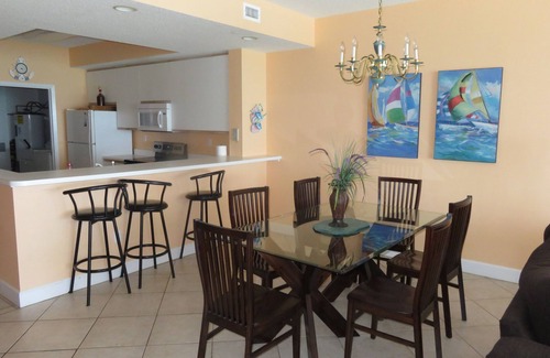 Navarre Beach Condo | Beachfront Gulf 2 Bedroom Condo- Navarre Beach