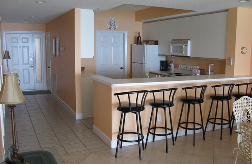 Navarre Beach Condo | Beachfront Gulf 2 Bedroom Condo- Navarre Beach