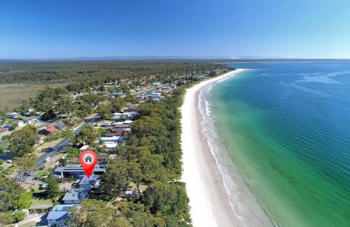 Vincentia House | Beachfront Haven On Collingwood Beach