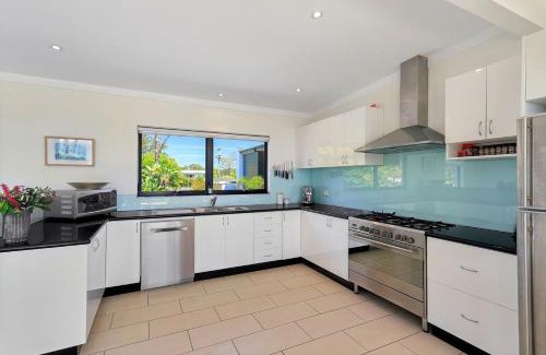 Vincentia House | Beachfront Haven On Collingwood Beach