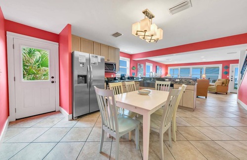 Sunnyside House | BeachFRONT Home~Gulf Front Deck~Amazing Views~4BR Hanging Out