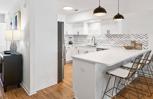 Hollywood Beach House | Beachfront House, Sleeps 8! Free Round of Golf Daily Incl, Fam Fav