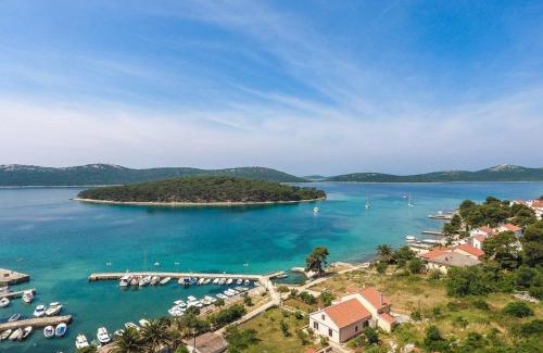 Molat House | Beachfront Holiday House Zita