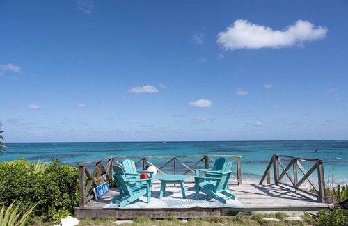 North Palmetto Point House | Beachfront Home on Acre of Land, Walk for Miles on Pink Sand