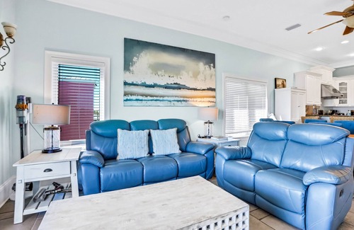East End House | Beachfront home with pool, elevator, EV charger, beach wheelchair - dog-friendly