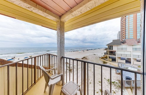 Gulf Shores Condo | Beachfront home on the dunes w/amazing Gulf views & shared pool