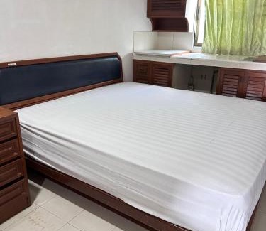Bang Lamung Villa | Beachfront home pattaya