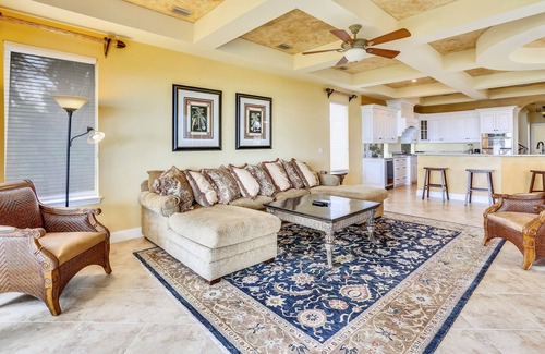 Treasure Island House | ☀Beachfront Home🐬Private Pool🏖️Beach Access from Backyard🍹Great Location!