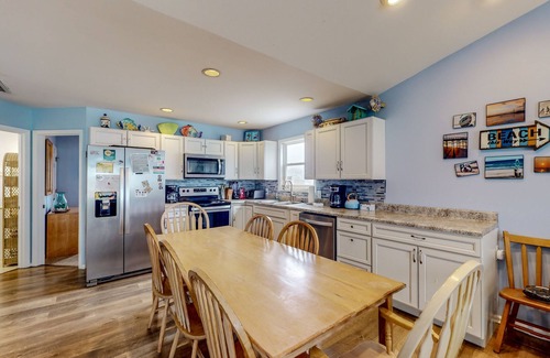 Surf City House | Beachfront home with ocean views, outdoor shower, full kitchen & beach access