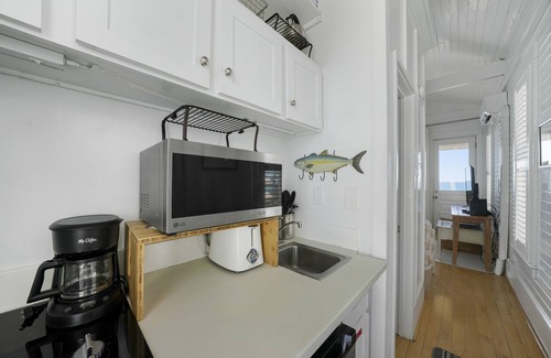 Seaside House | Beachfront Honeymoon Cottage in Seaside, Amazing Gulf Views + 2 Adult Bikes!