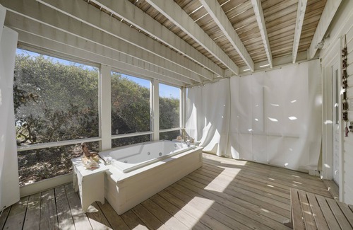 Seaside House | Beachfront Honeymoon Cottage in Seaside, Amazing Gulf Views + 2 Adult Bikes!
