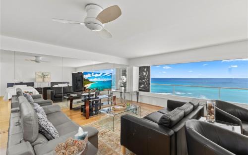 Diamond Head - Kapahulu - St. Louis Apartment | Beachfront Honolulu Condo ,Ocean View, High Floor, Quiet, Colony Surf 1202