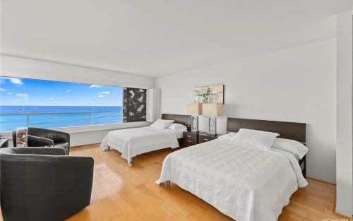Diamond Head - Kapahulu - St. Louis Apartment | Beachfront Honolulu Condo ,Ocean View, High Floor, Quiet, Colony Surf 1202