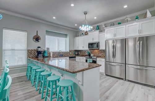 Port Bolivar House | Beachfront | Hot Tub | Fire Pit | Game Room