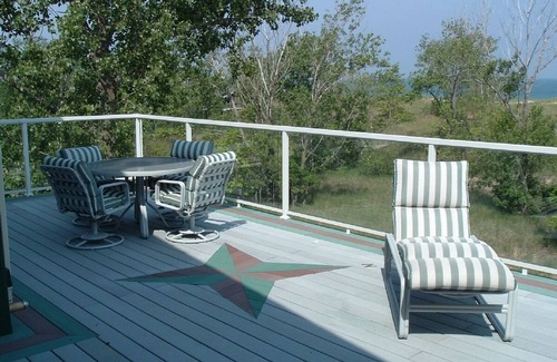 Michigan City Apartment | BEACHFRONT/HOTTUB/STEAM ROOM/GAME ROOM/JACUZZI/PETS/MASSAGE CHAIR/KAYAKS/BIKES