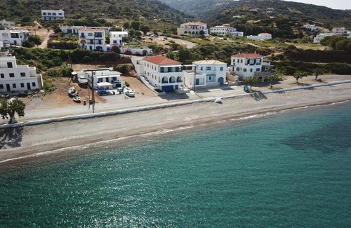 Agia Pelagia House | Beachfront House Agia Pelagia