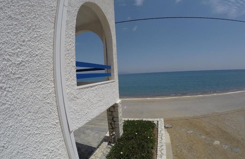 Agia Pelagia House | Beachfront House Agia Pelagia
